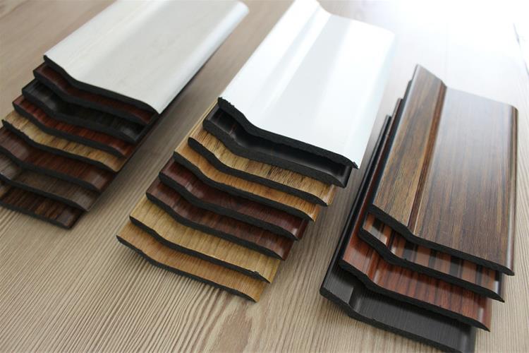 انواع قرنیز ام دی اف ، پی وی سی و پلی‌استایرن: بررسی جامع، مزایا، معایب و کاربردها