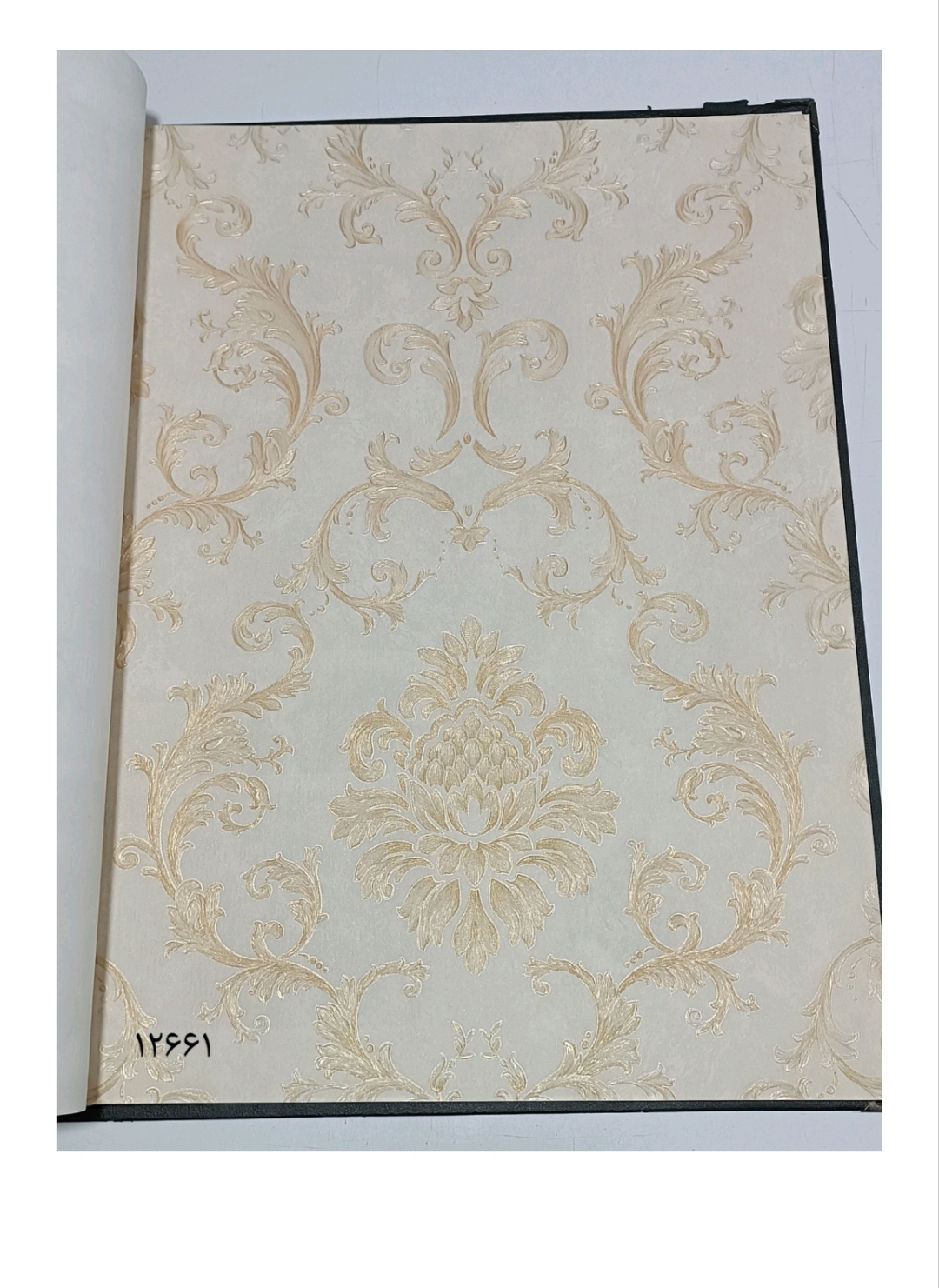 کاغذ دیواری داماسک کرم طلایی